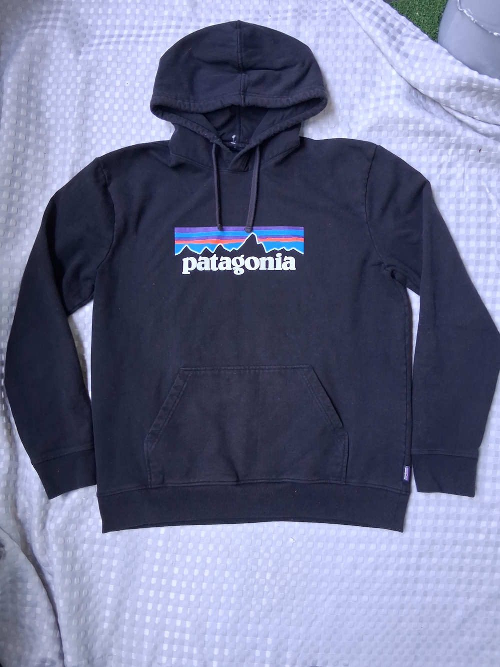 Patagonia Black Logo Hoodie - Men's Pullover Sweatshirt Size L